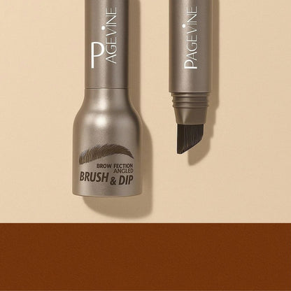 Lápiz de cejas impermeable con acabado natural.