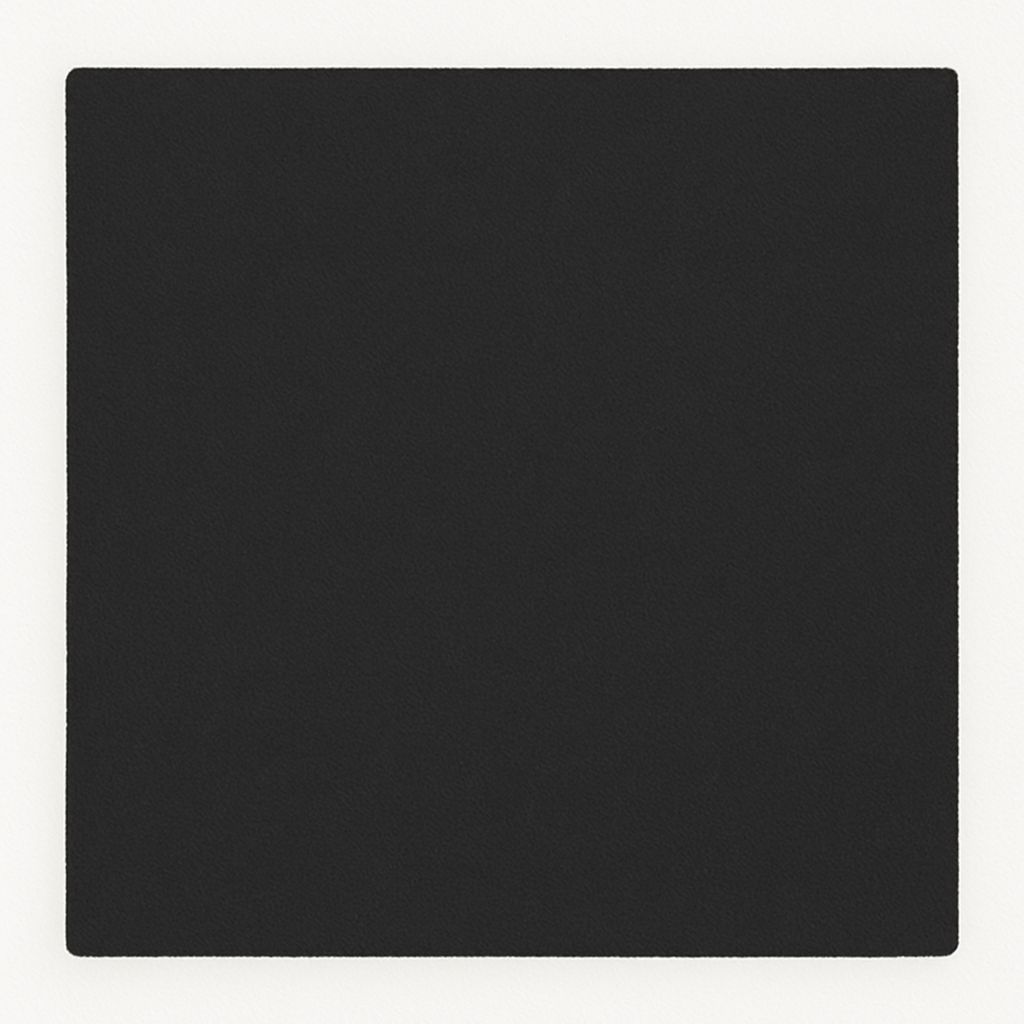 Lápiz de cejas impermeable con acabado natural.